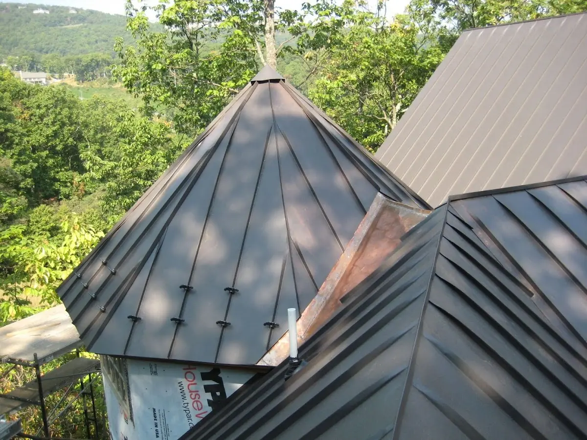 Professional Gutter Cleaning by Craftsman Roofing in Mira Loma